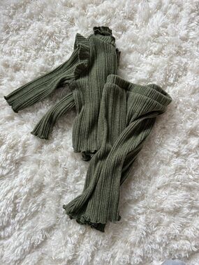Old Navy Olive Green Ribbed Knit Matching Set